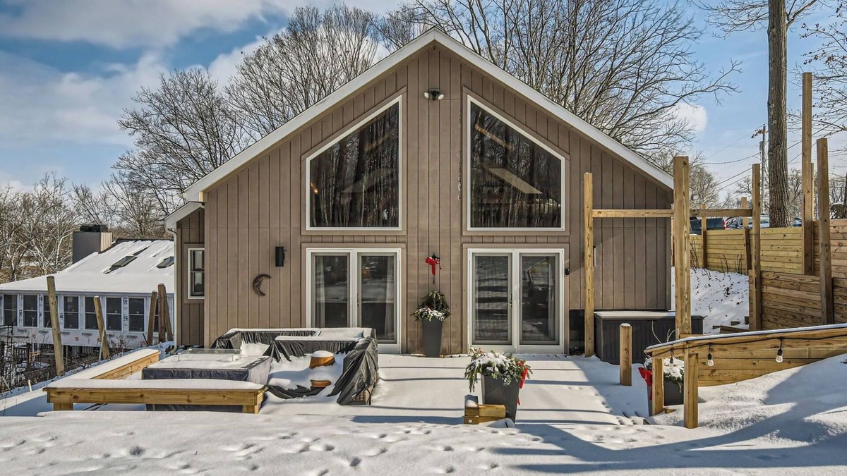 Delaware Cabin | Peaceful Wooded River Retreat to relax, recharge and to make memories.