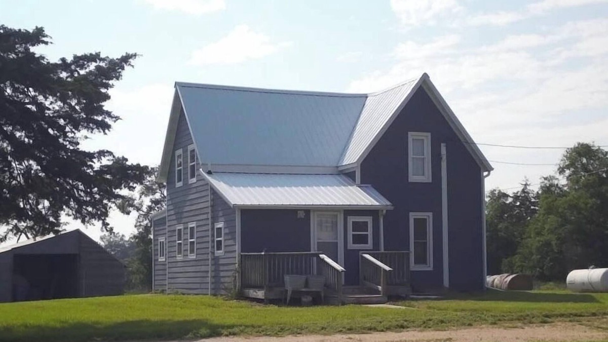 Springdale Other | Peaceful working farmhouse near Ord Ne.
