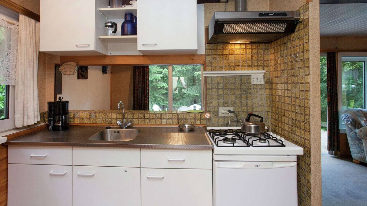 Dilsen-Stokkem Ski Chalet | Peacefully chalet in Lanklaar with garden