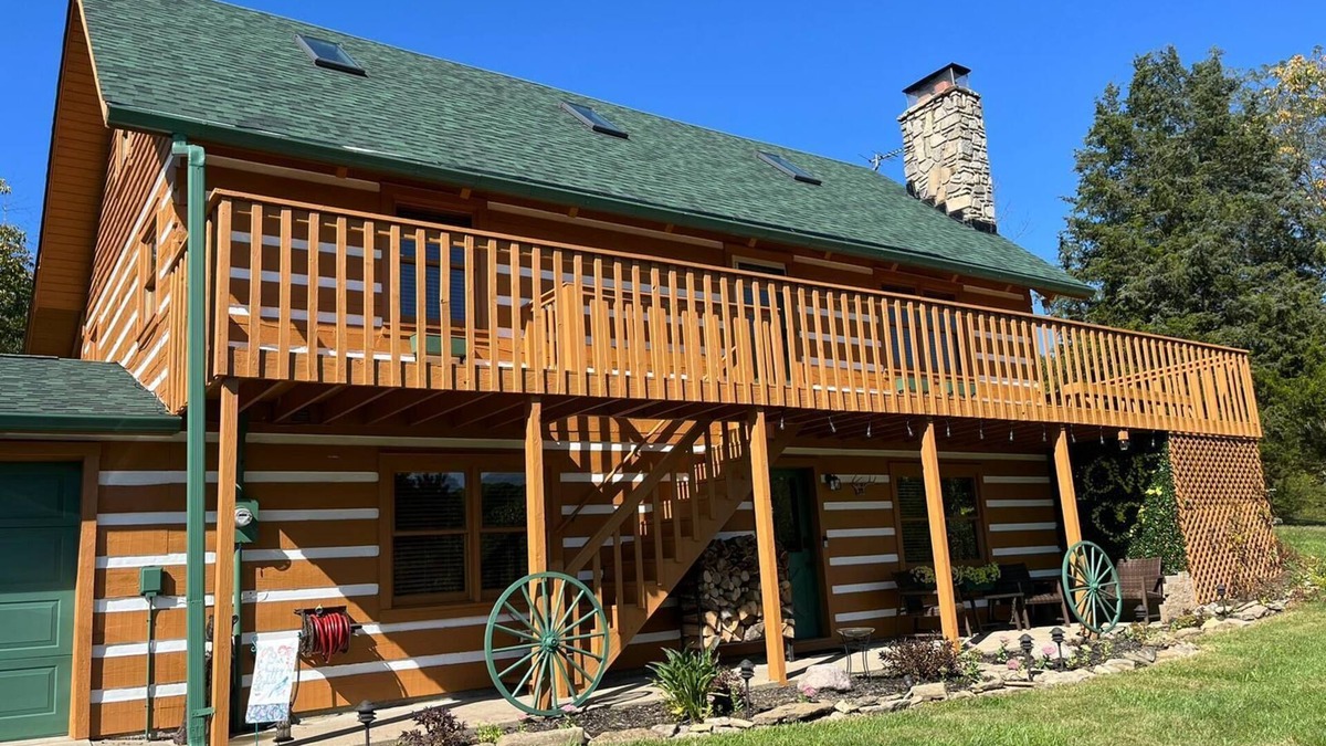 Sayler Park Cabin | Peacefully loving retreat!nCabin in charming Lawrenceburg.n
