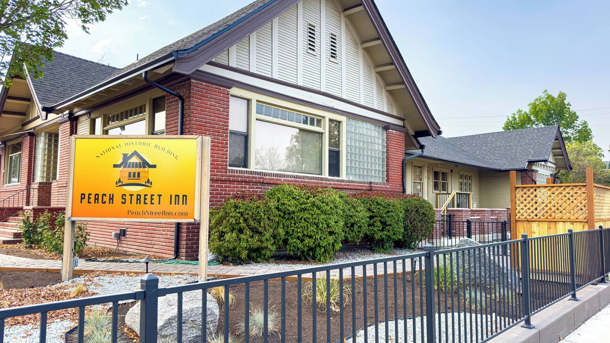 Medford Apartment | Peach Street Inn by WanderLodges
