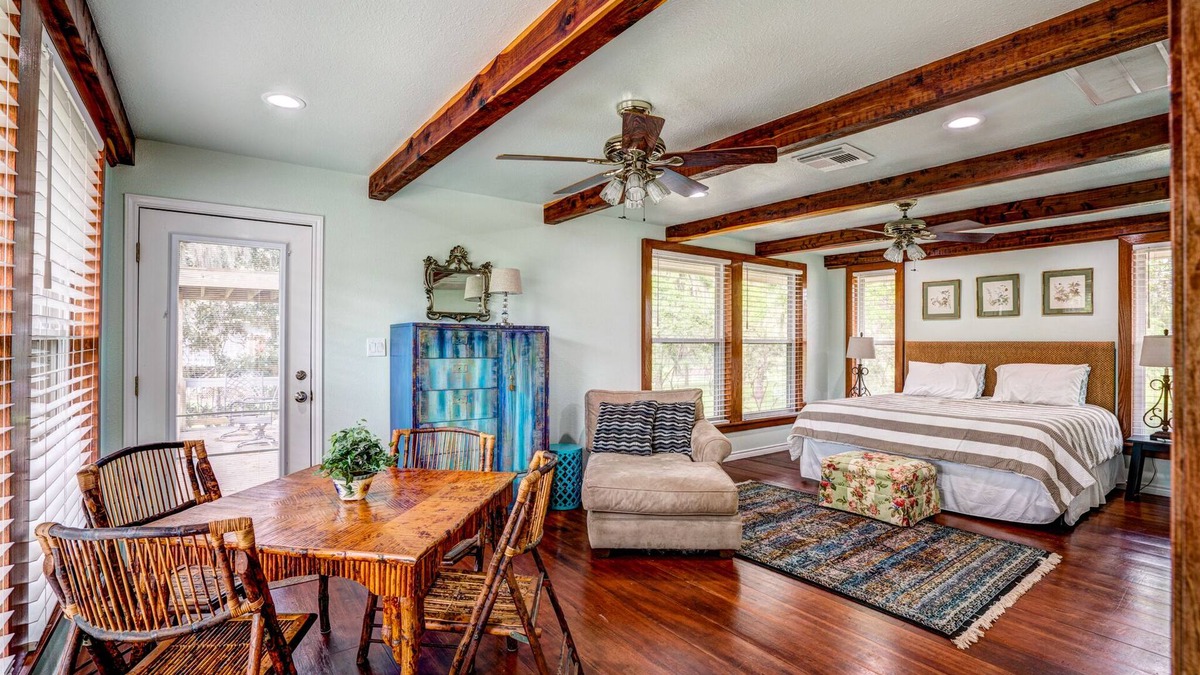 Brazoria House | Peaches Retreat on the San Bernard River