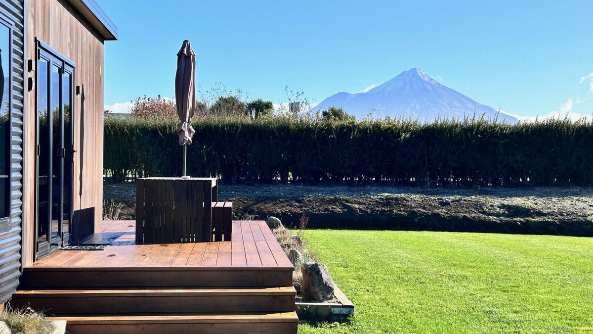 Stratford House | Peachy on Pembroke - Everything and more, stunning mountain view