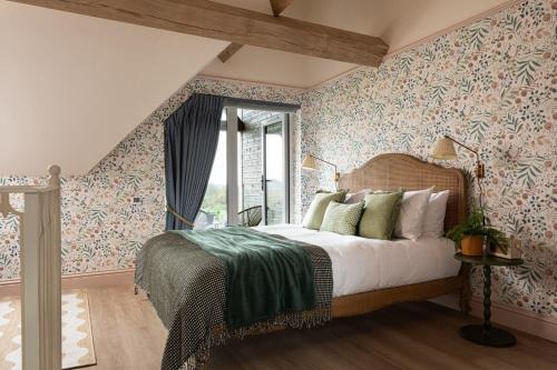Alton House | Peacock's Roost - Otium Wine Estate