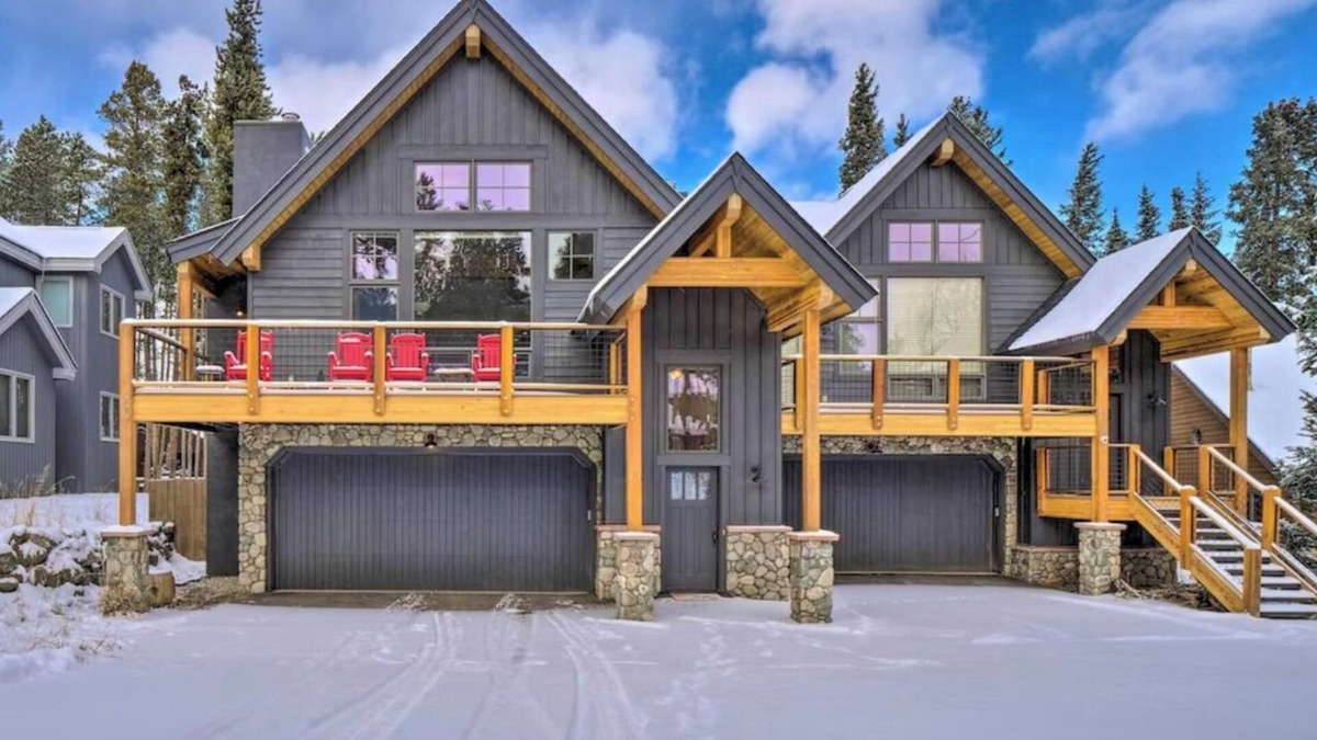 Warrior's Mark West House | Peak 10 Place - Free Winter Shuttle to Lift - Ski-In, Ski-Out for Experts Only