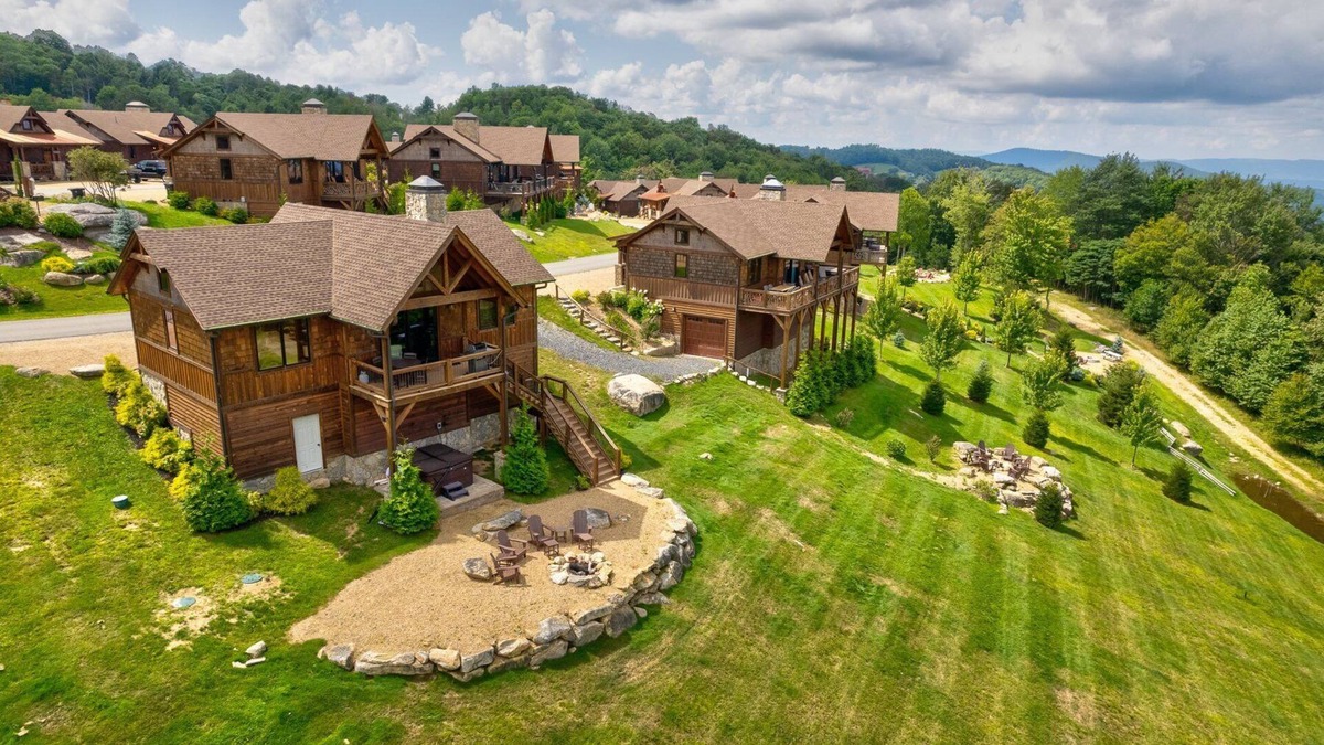 Banner Elk Cabin | Peak A View- Camp Eagles Nest with views, two ensuites, fire pit, hot tub