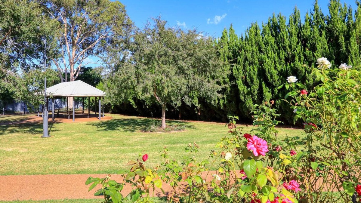 Peak Hill Hotel | Peak Hill Golden Peak Budget Motel