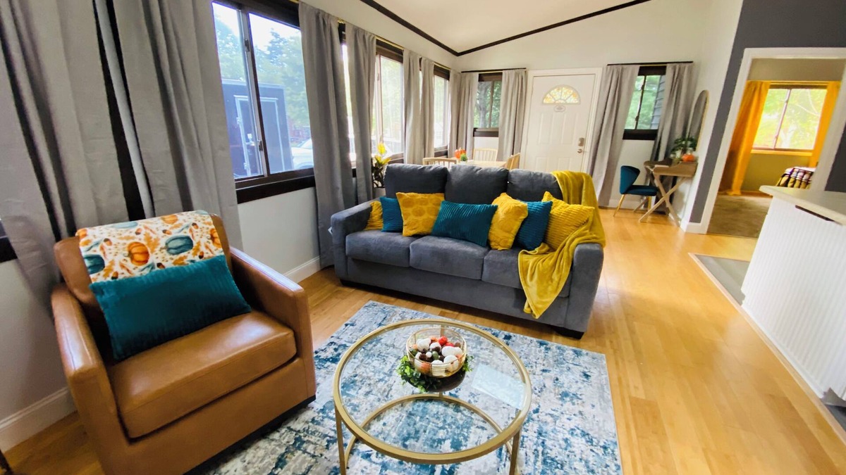Pipestem Ski Chalet | ⛰️Peaks of Pipestem ⛰️nBrand new listing with all NEW furnishings