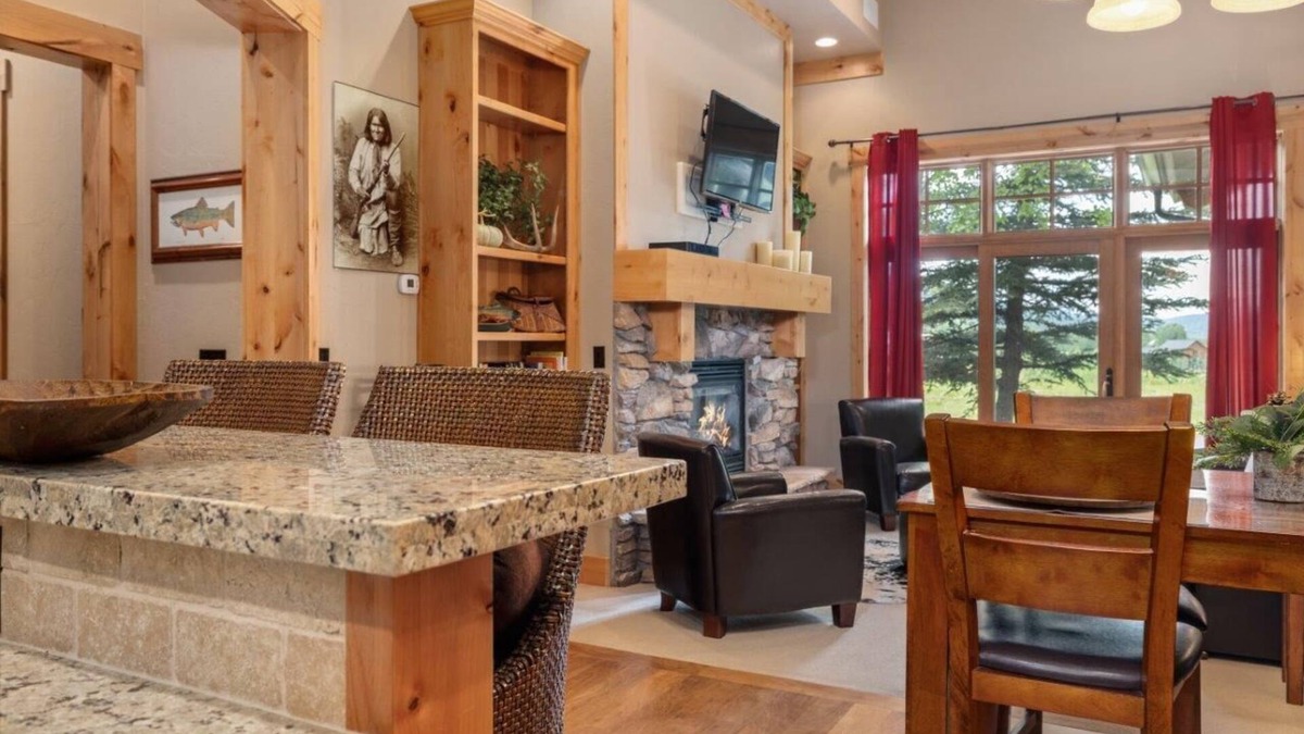 Victor Condo | Pear-a-dise Condo includes Bronze Buffalo Ranch private amenity access