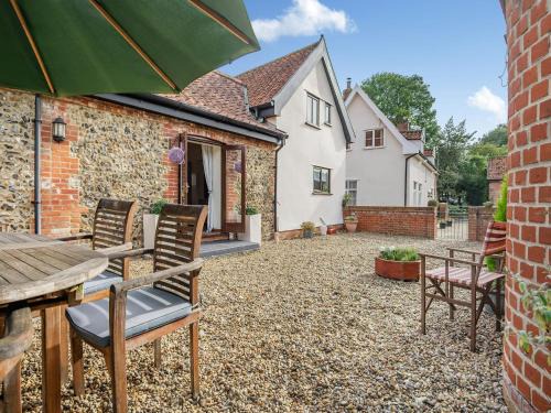 Banham House | Pear Tree Cottage