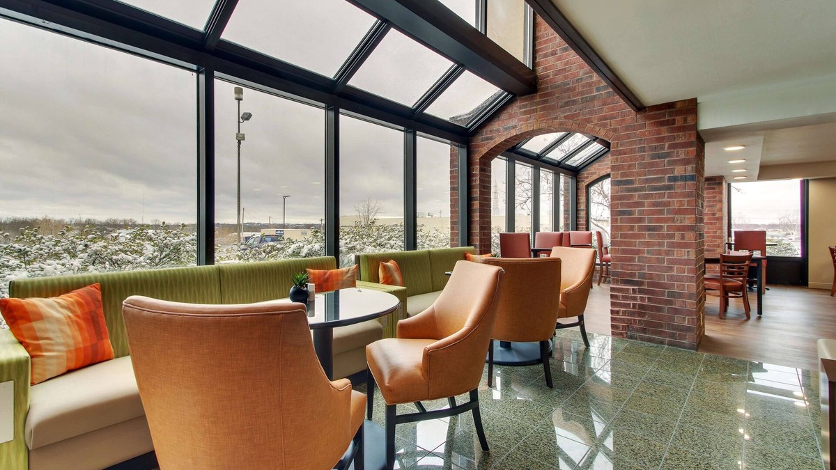 Arnold Hotel | Pear Tree Inn St. Louis Arnold