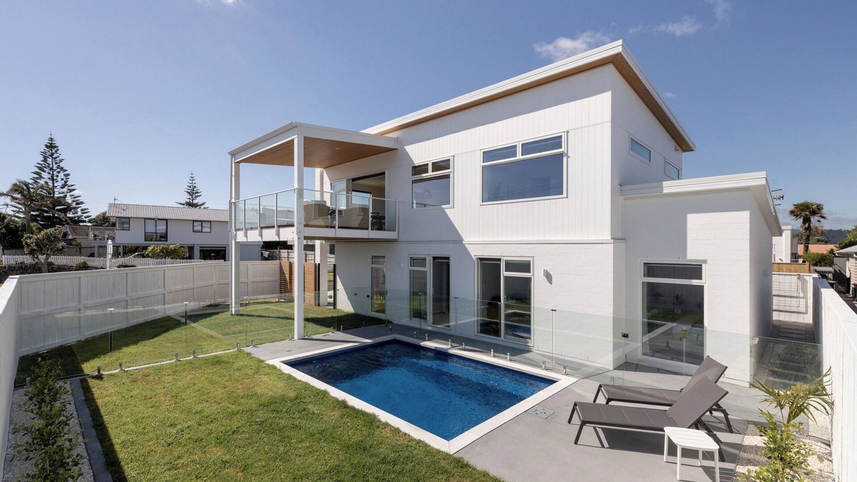 Papamoa Beach House | Pearl by the Sea ~ Papamoa Beach - Beyonder Holiday Homes