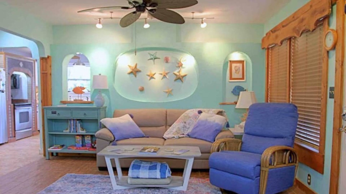 Carrabelle Cottage | Pearl of Carrabelle Dog friendly, close to restaurants, shops and beach.