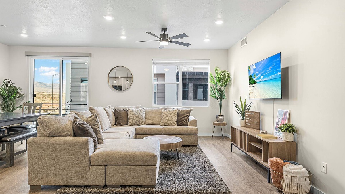 St. George Condo | Pearl of Dixie: Desert Color Lagoon + Beaches