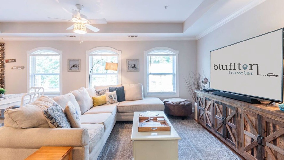 Bluffton House | Pearl of the Promenade - Old Town Bluffton 2 bedroom townhouse in Prime location