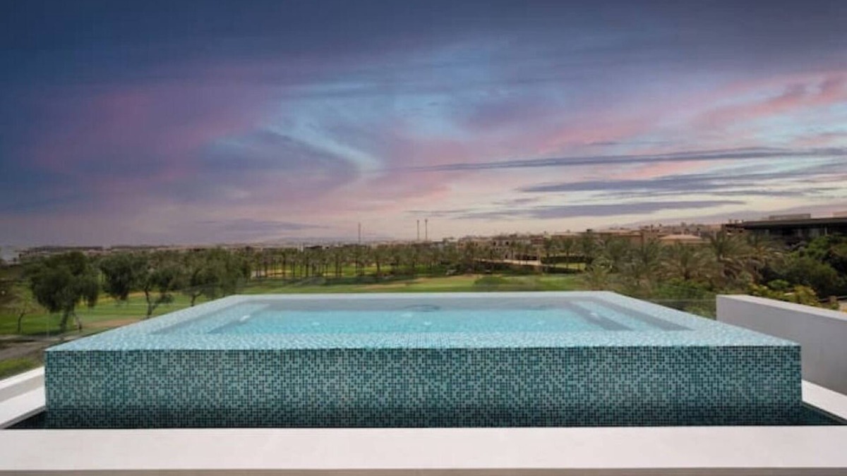 New Cairo Villa | Pearl Penthouse I 5BR, Rooftop Jacuzzi, Escalator