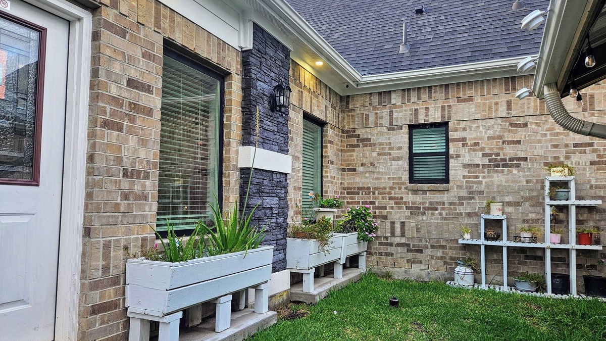 Pearland House | Pearland Hidden Gem Estate