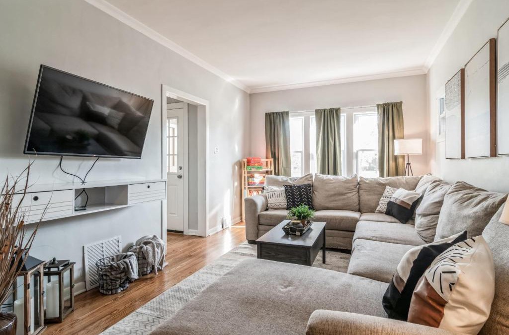 Forest Park House | Pearly Gates l 3 Bed l Sleeps 5 l w 2-Car Garage