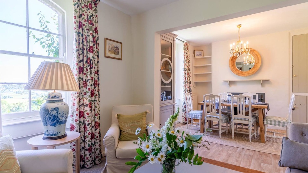 Biddestone Cottage | Peartree Cottage, Euridge - Sleeps 6 guests in 3 bedrooms