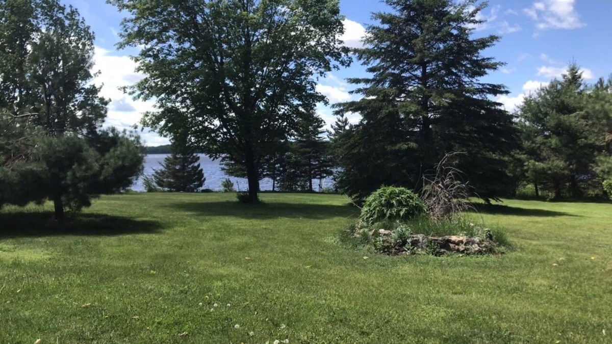 Republic Bed & Breakfast | Pebble Beach Lake Michigamme