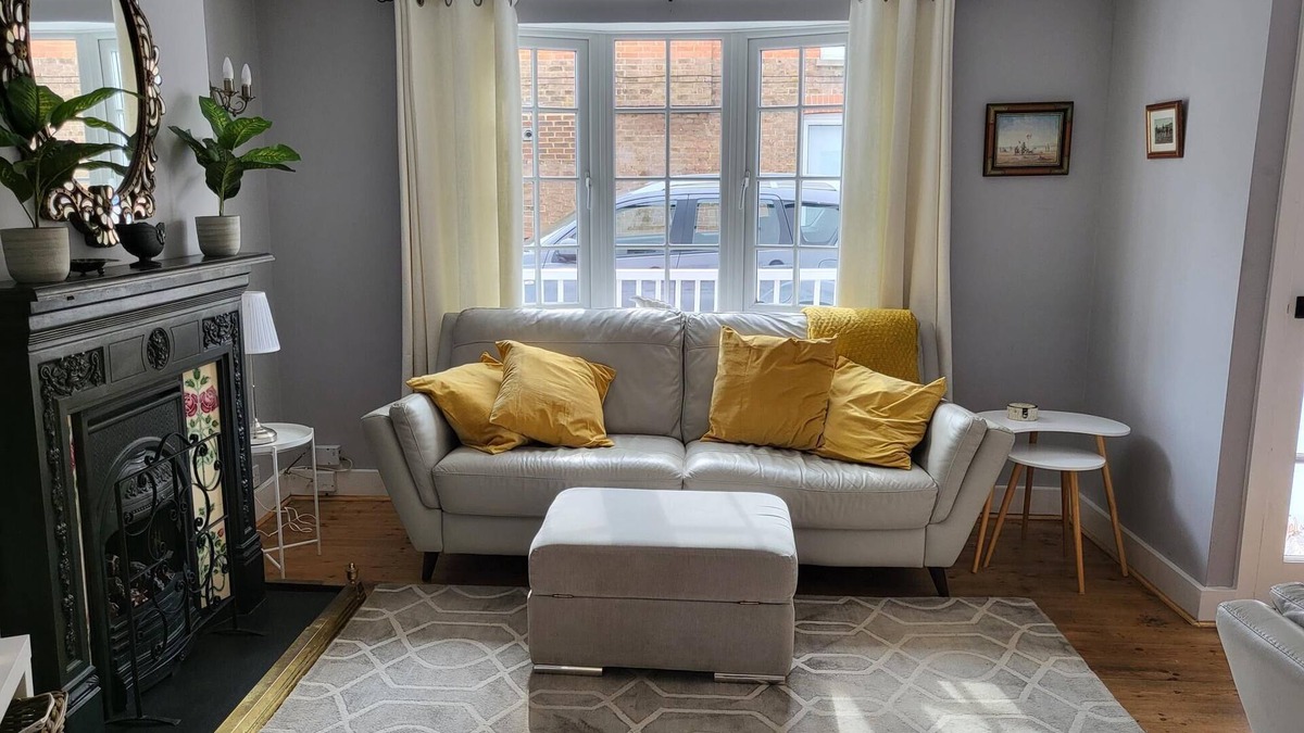Worthing Cottage | Pebble Cottage:2 Bed Cottage 2 mins from the beach