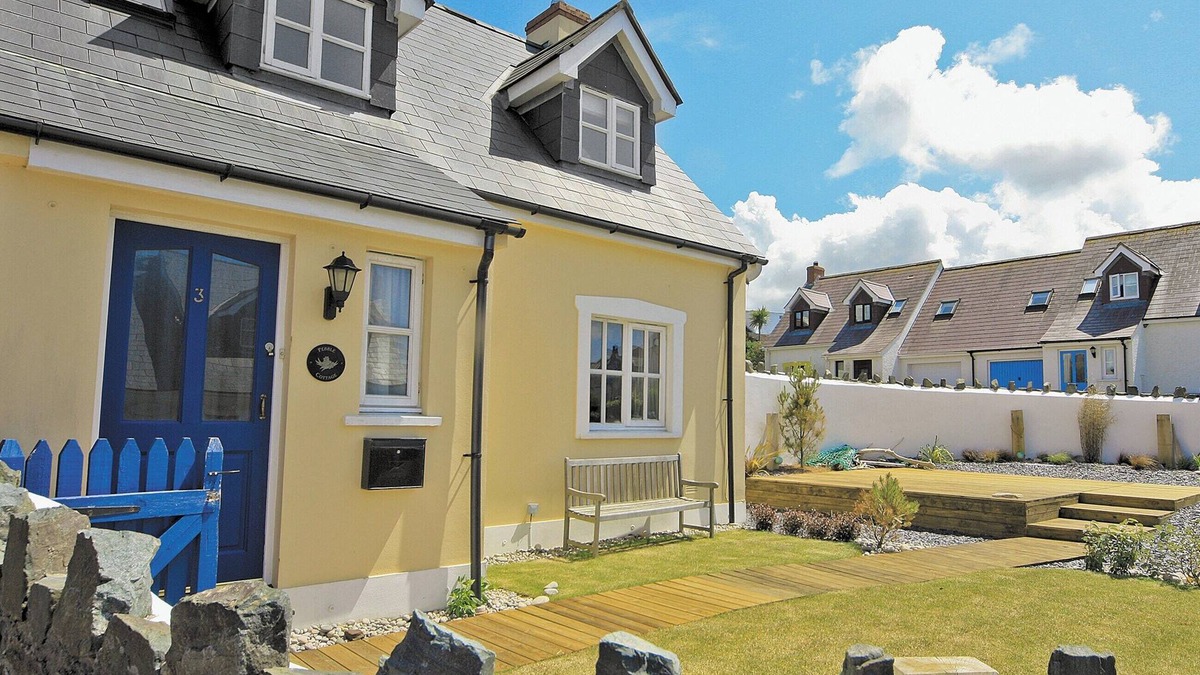 Little Haven Cottage | Pebble Cottage - HW7447