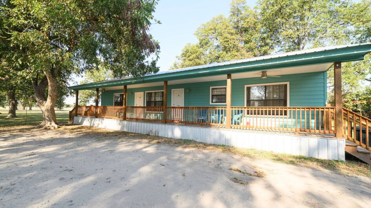 Lake Village Apartment | Pecan Grove 05 Hogue East