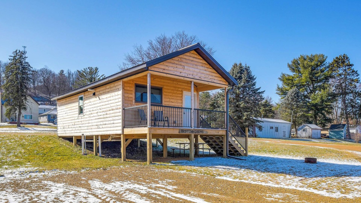 Blanchardville Cabin | Pecatonica River Cabin ~ 9 Mi to Yellowstone Lake