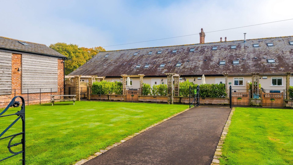 Tarporley Cottage | Peckforton Retreat - a beautiful cottage sleeping 6 guests in 3 bedrooms