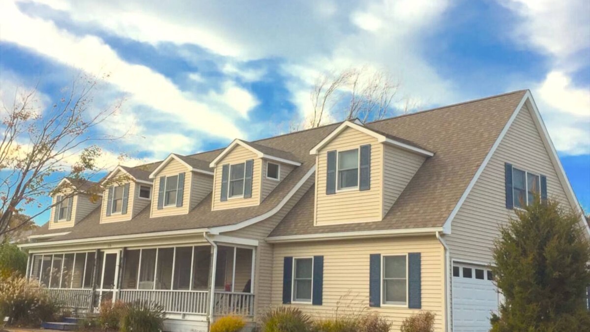 Southold Apartment | Peconic Bay Beach House + 5 bedrooms + spacious +