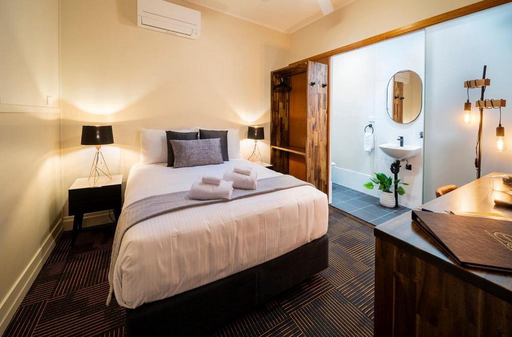 Toogoolawah Hotel | Peddlars Rest