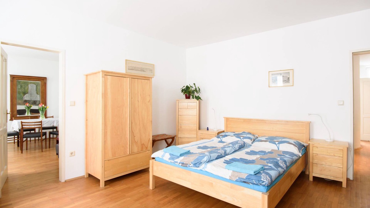 Neubau Apartment | Pedestrian zone in the city center, spacious and family-friendly apartment