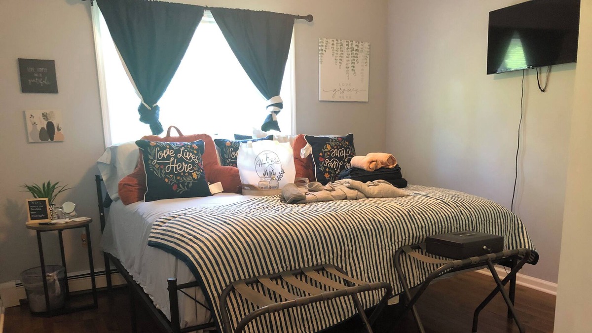 Peekskill House | Peekskill KingBed 100%Walkable NYC 50min Car & Train West Point 15min RT6&9 2min