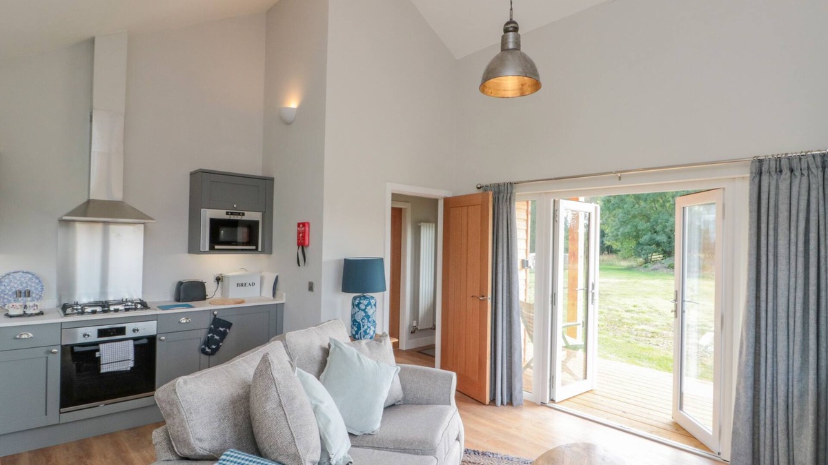 Easterside Cottage | Peep o' Day