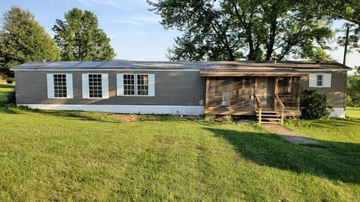 Connellsville House | Peggy's Guest Hideawaynn