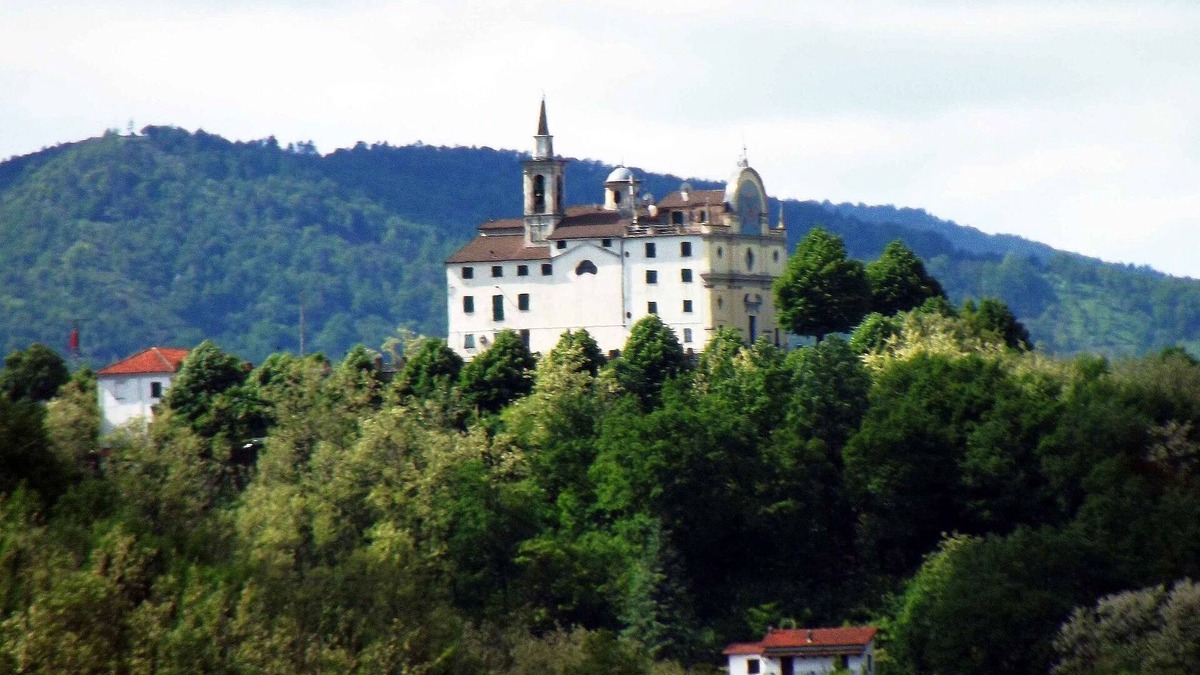 Gavi House | "Pegrini" apartment in the historic center of Gavi