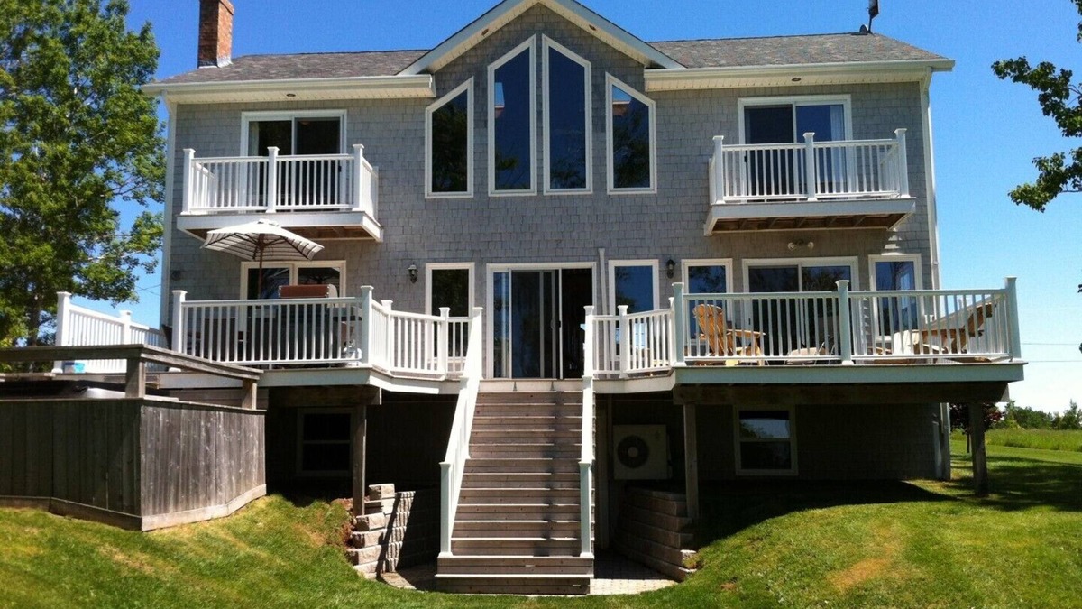 Brackley Beach Cottage | Pei Beach House Luxury Rental - Brackley Beach