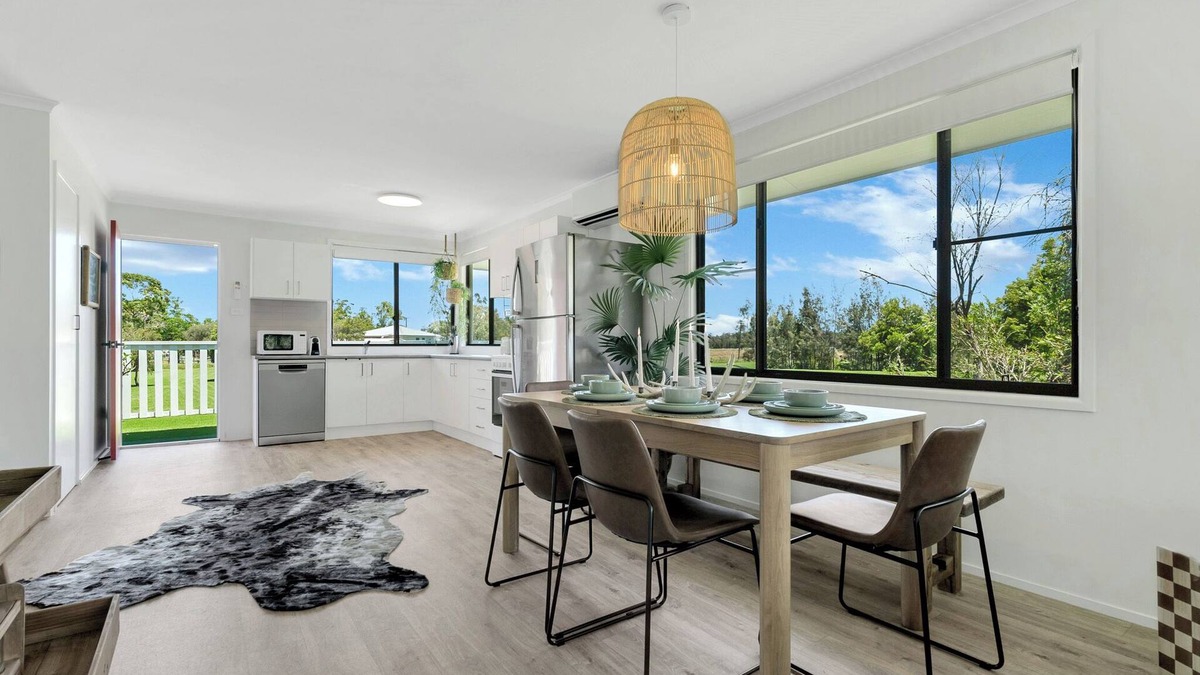 Repton Apartment | Peking Duck - Riverside Pet Friendly Home