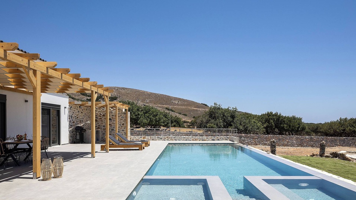 Frangokastellon Villa | Pelagria Villa, a Sun-Kissed Path to the Beach