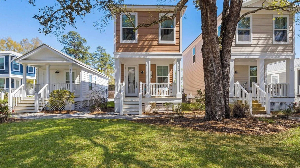 Ocean Springs Cottage | Pelican Cove Cottage located Downtown Ocean Springs