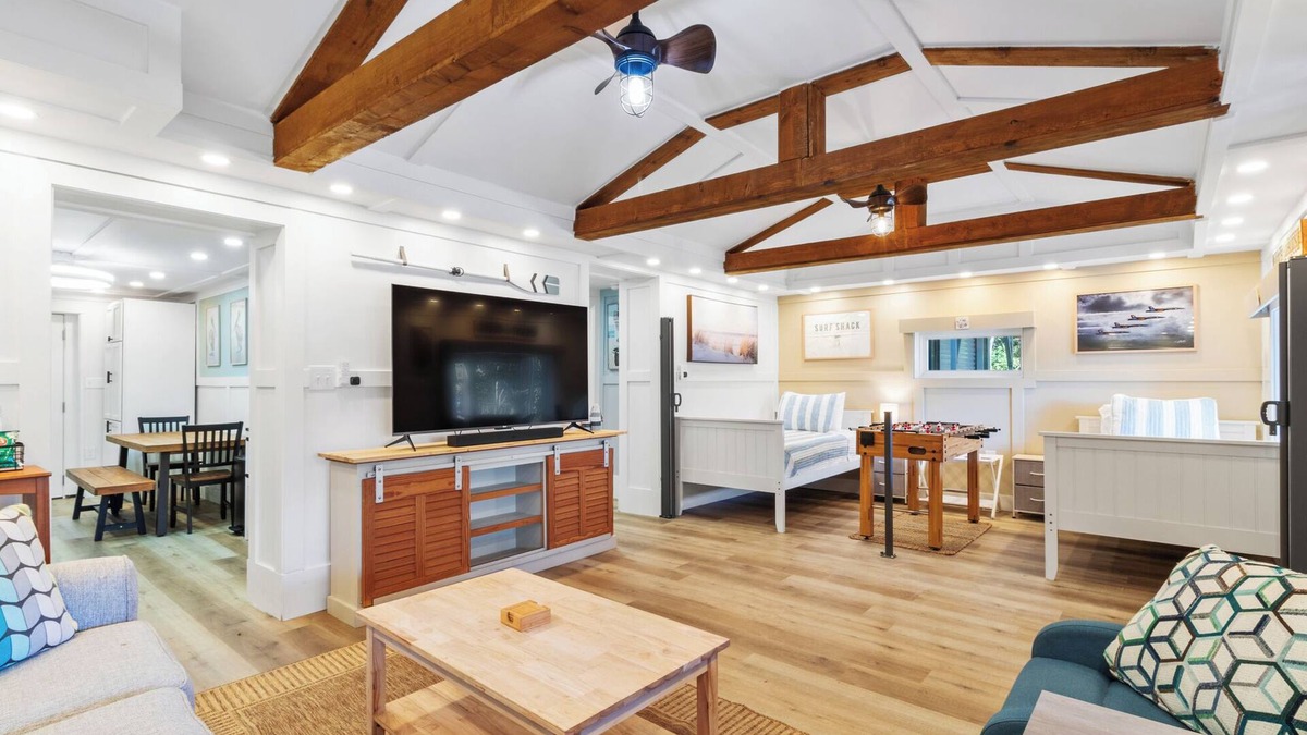 South Pensacola Cottage | Pelican's Nest: by Downtown/Beach/Airport/Base