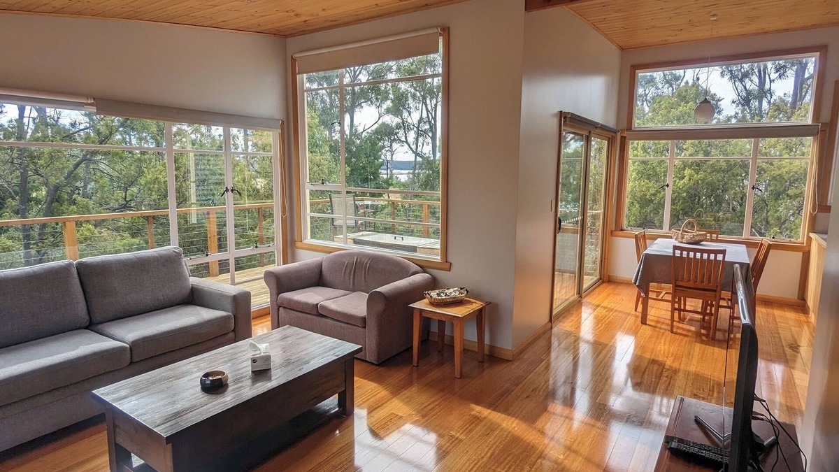 Boomer Bay House | Pelican's Rest Accommodation | cosy & private self-contained houses | TASn