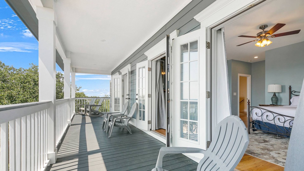 Ocean Springs Apartment | Pelican View Beach House - Private Beach!