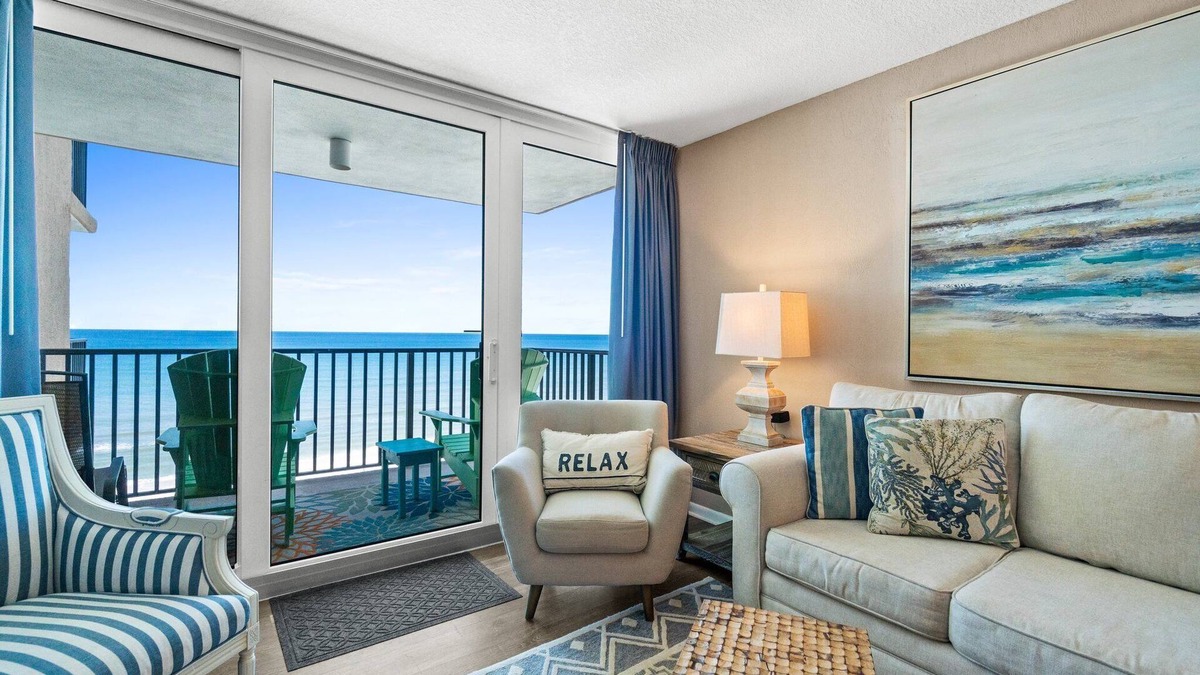 Thomas Drive Condo | Pelican Walk 911 Beach Front Condo FREE Chairs!