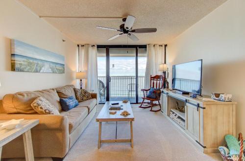 Wilmington Beach Apartment | Pelican Watch
