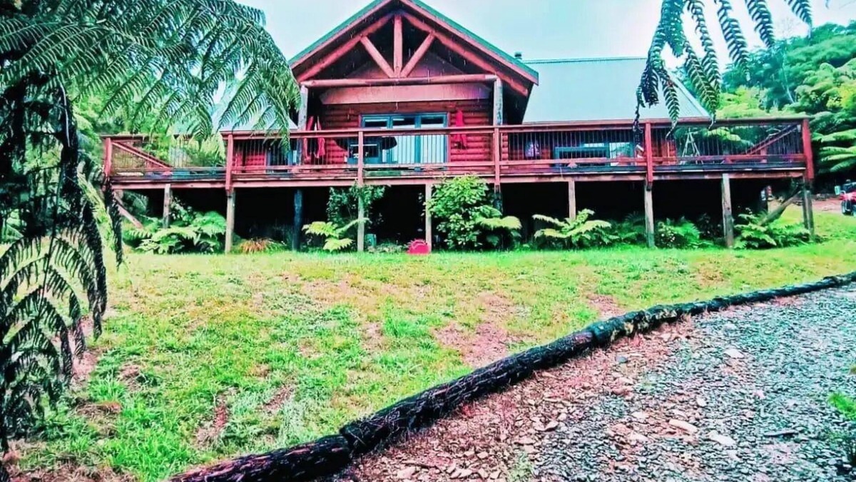 Mt Richmond Forest Park House | Pelorus Sound Log Home - Off Grid Paradise