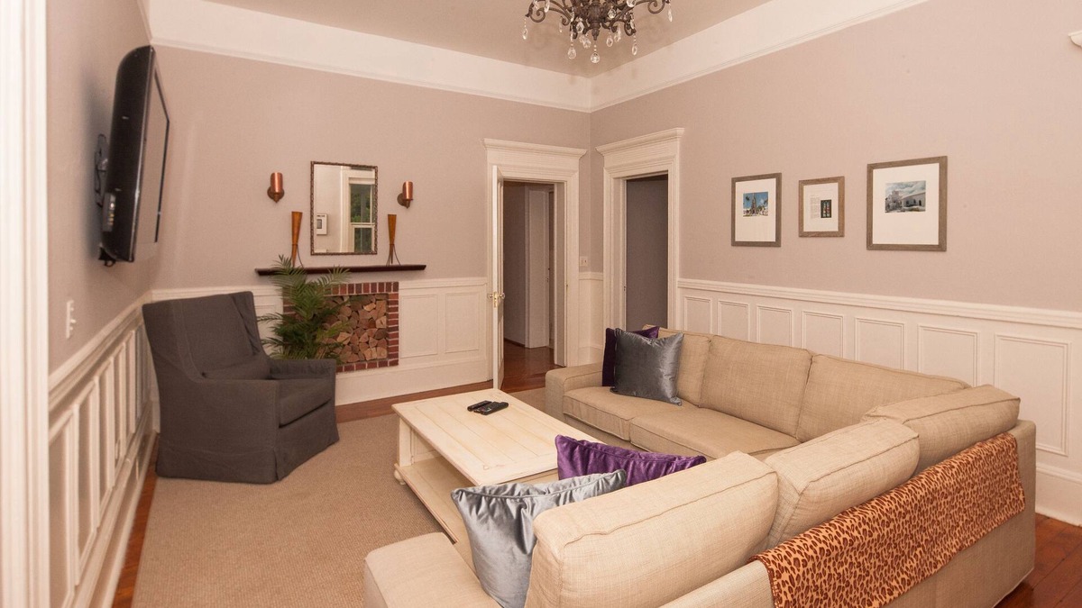 Pembroke Apartment | Pembroke Villa - Business and Vacation Destination minutes from central Hamilton