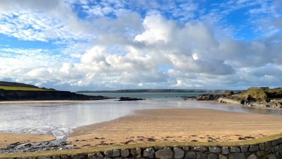 Pembroke House | Pembrokeshire Near Beach With A Hot Tub