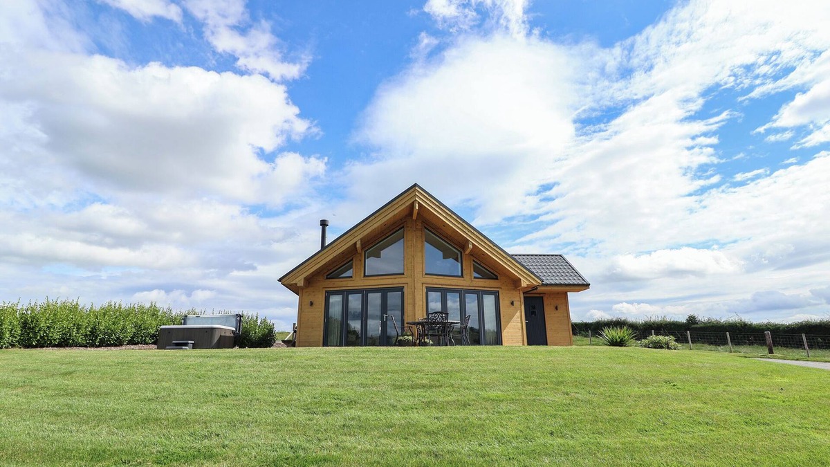 Ruthin Cottage | PEN BRYN, family friendly, character holiday cottage in Ruthin