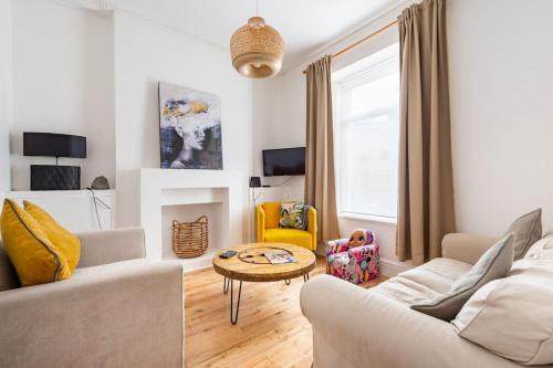 Penarth House | Penarth Townhouse close to Cardiff & Bay